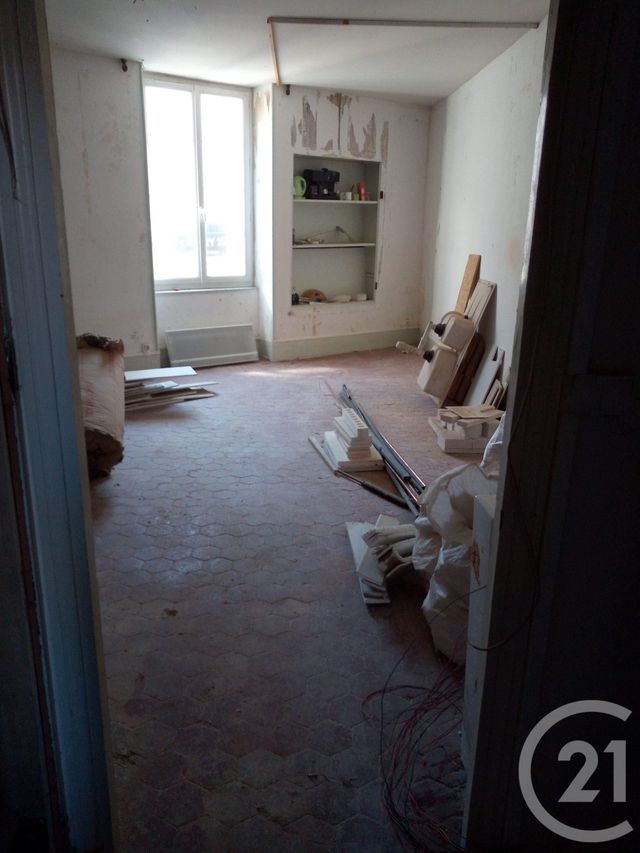 Afficher la photo en grand Appartement F2 à vendre - 5 pièces - 83.0 m2 - CLAMECY - 58 - BOURGOGNE - Century 21 Agence Ducreux